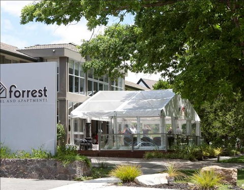 Forrest Hotel & Apartments - Hervey Bay Accommodation 1