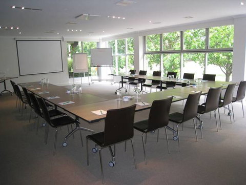 Forrest Hotel & Apartments - Hervey Bay Accommodation 3