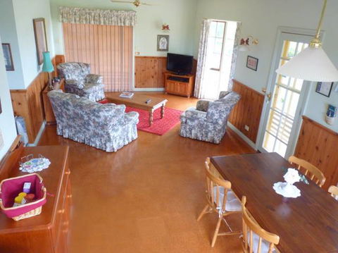 Glenbar Cottage - Hervey Bay Accommodation 1