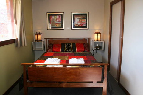 Golden Embers Apartments And B & B - Hervey Bay Accommodation 0