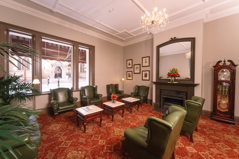 Hadley's Orient Hotel - Tourism Hervey Bay 1