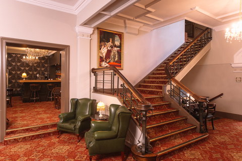 Hadley's Orient Hotel - Tourism Hervey Bay 4