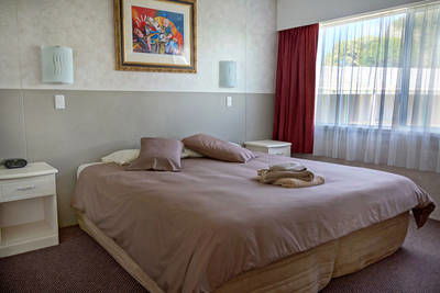 Hibiscus Regal Apartments - Hervey Bay Accommodation 1