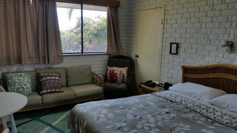 Holland Park Motel - Hervey Bay Accommodation 1