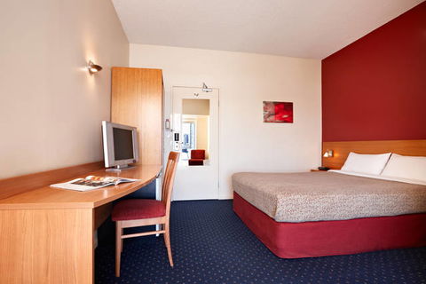 Ibis Melbourne Little Bourke Street - Tourism Hervey Bay 4