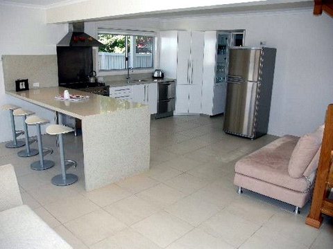 Joylaine Beach House - Hervey Bay Accommodation 2