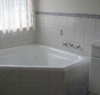 Macburn Self Contained Cottages Dog Friendly - Hervey Bay Accommodation