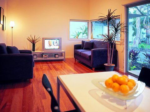 Mobys Beachside Retreat - Hervey Bay Accommodation 1