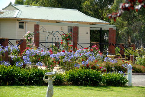 Mount Barker Valley Views Motel And Chalets - Hervey Bay Accommodation 5
