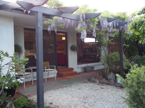 Myamba House Kyneton - Hervey Bay Accommodation 1