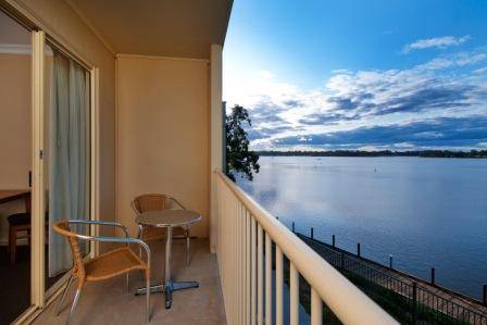 Nagambie Waterfront Motel - Hervey Bay Accommodation 6
