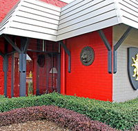 New England Motor Lodge - Hervey Bay Accommodation