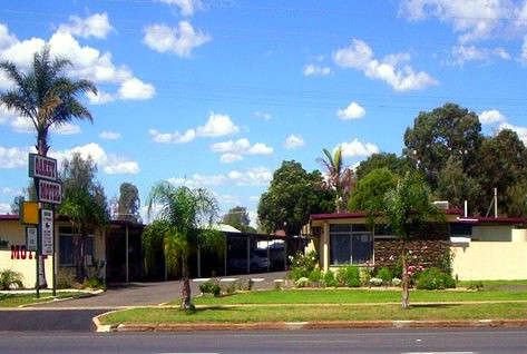 Oakey Motel - Hervey Bay Accommodation 0