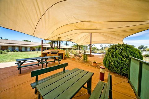 Paradise Lakes Motel - Hervey Bay Accommodation 2