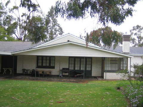 Pinkerton Hill (Naracoorte Cottages) - Hervey Bay Accommodation 1