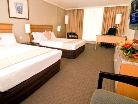 Radisson Hotel & Suites Sydney - Hervey Bay Accommodation 1