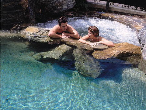 Reef Palms - Hervey Bay Accommodation 0