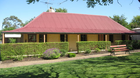 Goat Square Cottages - Hervey Bay Accommodation 6