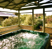 Rock of Ages Cottage BB - Hervey Bay Accommodation