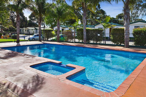 Sandhurst Motel - Hervey Bay Accommodation 2