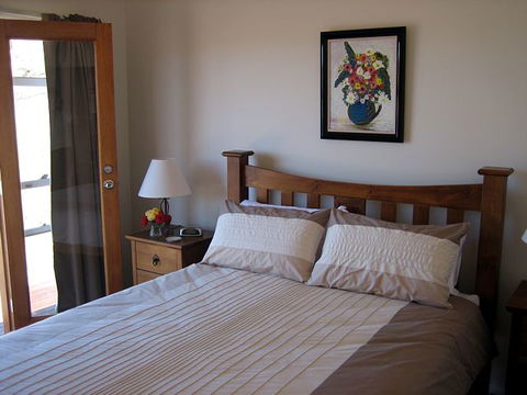 Strath Valley View B And B - Hervey Bay Accommodation 2