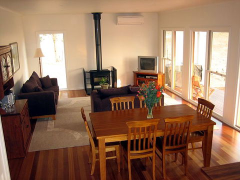 Strath Valley View B And B - Hervey Bay Accommodation 0
