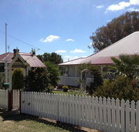 Tenterfield Luxury Historic c1895 Cottage - Hervey Bay Accommodation