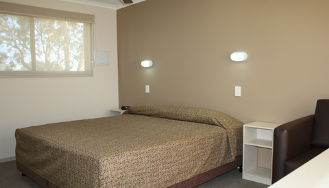 The Bowlo Holiday Cabins - Hervey Bay Accommodation 2