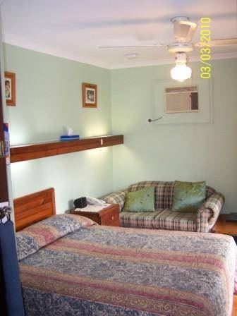 The Coachman Motor Inn - Tourism Hervey Bay 1