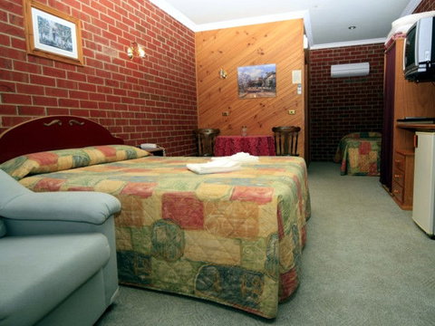 The Elms Motor Inn - Hervey Bay Accommodation 2