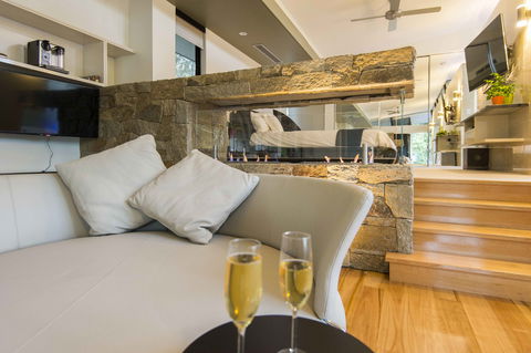 The Feathered Nest - Luxury Wildlife Retreat - Hervey Bay Accommodation 0