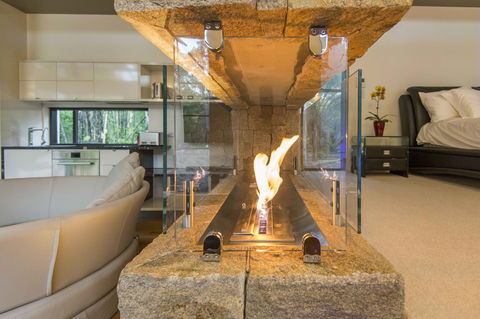The Feathered Nest - Luxury Wildlife Retreat - Hervey Bay Accommodation 3