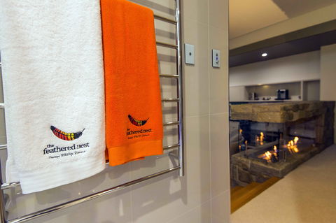 The Feathered Nest - Luxury Wildlife Retreat - Hervey Bay Accommodation 5