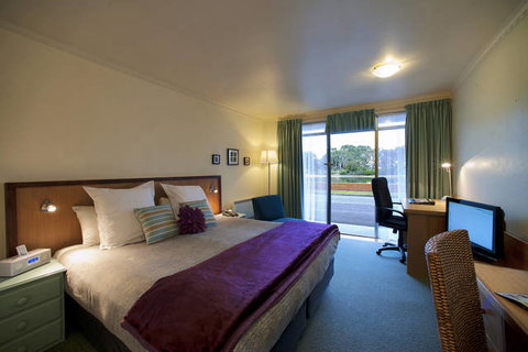 The Waterfront Wynyard - Hervey Bay Accommodation 0