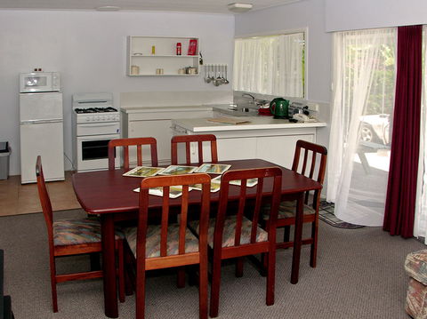Tudor Apartments - Hervey Bay Accommodation 1