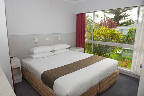 Tudor Apartments - Hervey Bay Accommodation 0
