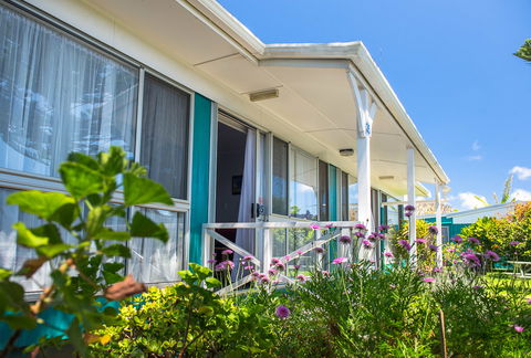 Tudor Apartments - Hervey Bay Accommodation 2