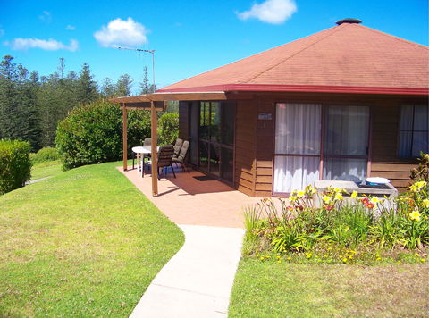 Whispering Pines - Hervey Bay Accommodation 1