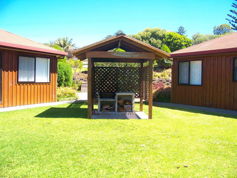 Whispering Pines - Hervey Bay Accommodation 2