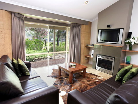Eight Willows Retreat - Tourism Hervey Bay 1