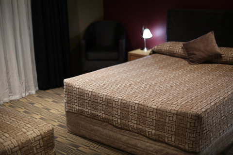 Windsor Castle Hotel - Hervey Bay Accommodation 0