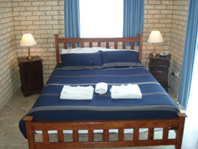 Baywatch Manor Augusta YHA - Hervey Bay Accommodation 3