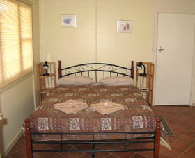 Lake Grace Saltbush Inn - Hervey Bay Accommodation 1