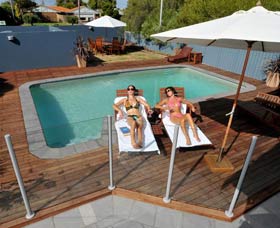 Waikiki Beach Bed And Breakfast - Tourism Hervey Bay 0