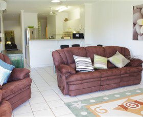Absolute Beachfront Apartment - Tourism Hervey Bay 3