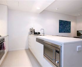 Absolute Waterfront Luxury Apartments - Tourism Hervey Bay 4