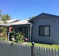 Bluebells Cottage - Hervey Bay Accommodation