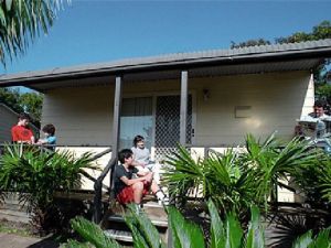Canton Beach Waterfront Tourist Park - Hervey Bay Accommodation 0
