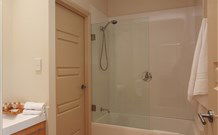 H Boutique Hotel - Pokolbin - Tourism Hervey Bay 6