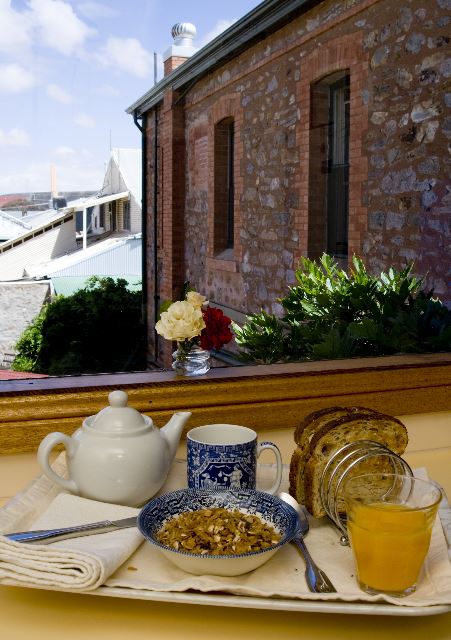 Imperial Fine Accommodation - Broken Hill - Hervey Bay Accommodation 4